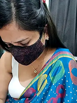 Snapshot of payal_sharma1 chatting on 03/22/25, 12:35 payal sharma1 online show from 03/22/25, 12:35