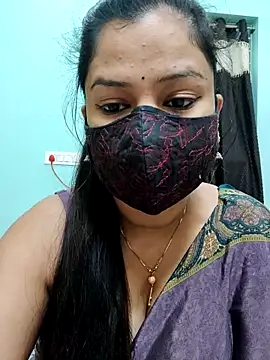 Snapshot of payal_sharma1 chatting on 12/21/25, 07:48 payal sharma1 online show from 12/21/25, 07:48