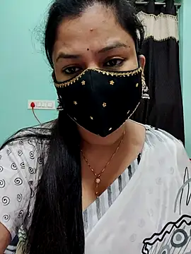 Snapshot of payal_sharma1 chatting on 01/10/26, 05:09 payal sharma1 online show from 01/10/26, 05:09