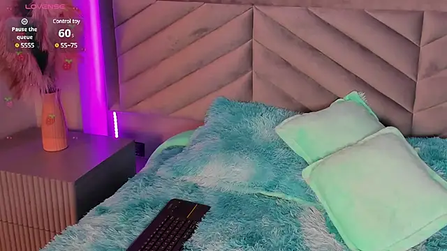 Snapshot of Ary_thompson__ chatting on 12/26/24, 09:58 Ary thompson online show from 12/26/24, 09:58