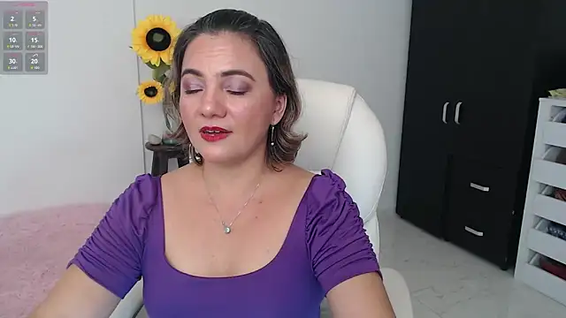 Ghada milf online show from 12/18/24, 11:30