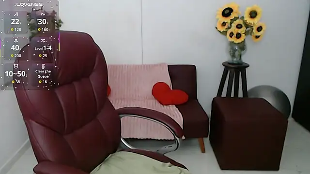Ghada milf online show from 04/28/26, 10:15