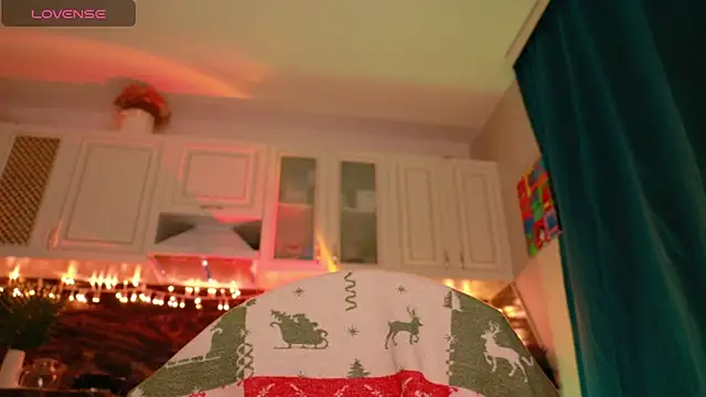 Snapshot of art_Jane chatting on 12/04/24, 02:31 art Jane online show from 12/04/24, 02:31