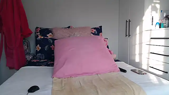 Amberbela online show from 10/25/25, 03:58