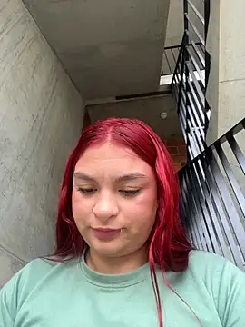 Snapshot of MiaLujan_ chatting on 11/10/25, 11:31 MiaLujan online show from 11/10/25, 11:31