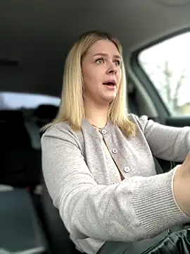 Snapshot of Love_Bri chatting on 11/09/25, 09:51 Love Bri online show from 11/09/25, 09:51