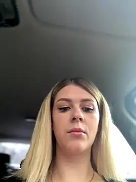 Snapshot of Love_Bri chatting on 12/02/25, 09:25 Love Bri online show from 12/02/25, 09:25