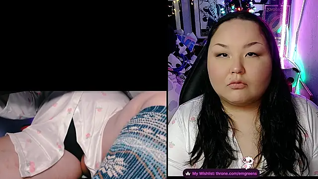 Snapshot of EmGreens chatting on 02/25/26, 04:44 EmGreens online show from 02/25/26, 04:44