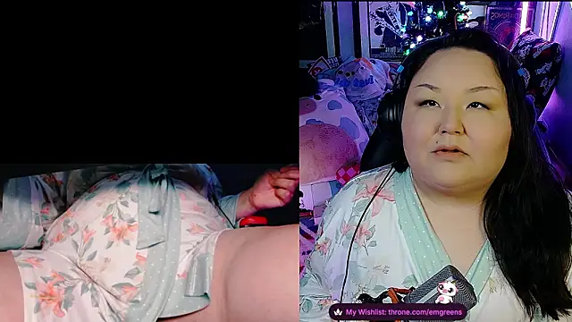 Snapshot of EmGreens chatting on 03/15/26, 04:51 EmGreens online show from 03/15/26, 04:51