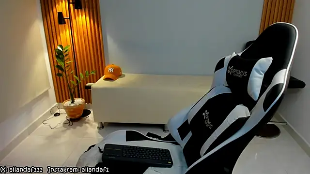 Snapshot of dafboy1 chatting on 01/25/25, 12:48 dafboy1 online show from 01/25/25, 12:48