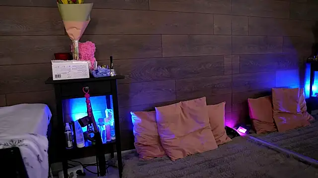 KylieJoyce online show from 03/10/25, 10:24