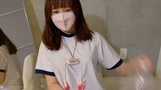 Snapshot of tsukuyomityan1 chatting on 10/06/25, 08:34 tsukuyomityan1 online show from 10/06/25, 08:34