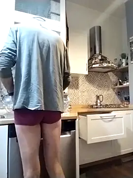 Snapshot of Frabox65 chatting on 12/21/25, 06:20 Frabox65 online show from 12/21/25, 06:20