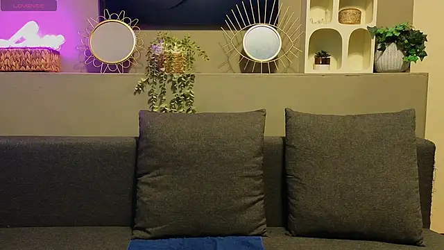 AyreenMoore online show from 12/09/24, 06:57