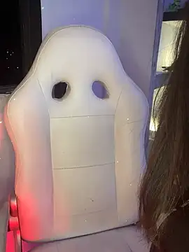 Snapshot of ailynBlaze chatting on 03/03/25, 02:26 ailynBlaze online show from 03/03/25, 02:26