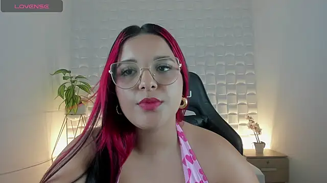 victoria18x online show from 12/30/24, 03:57