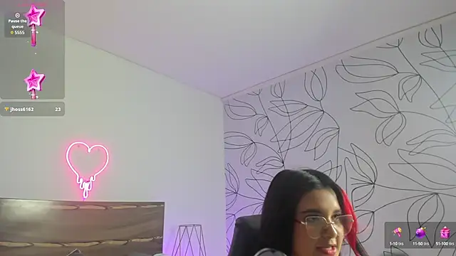 victoria18x online show from 01/29/25, 01:17