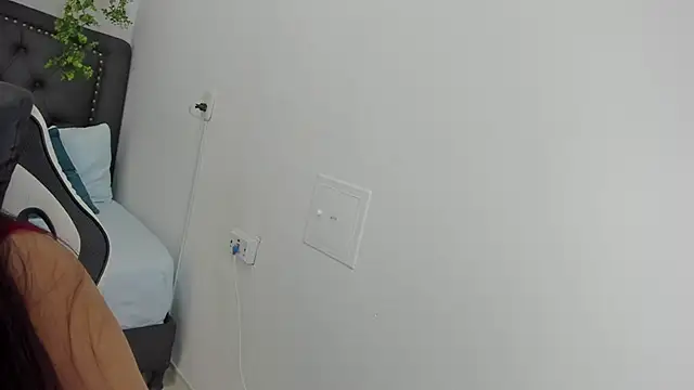 victoria18x online show from 02/19/25, 07:16