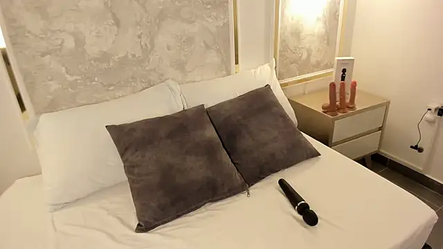 victoria18x online show from 11/04/25, 07:24