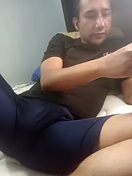 Snapshot of misterioso258 chatting on 10/10/25, 04:17 misterioso258 online show from 10/10/25, 04:17