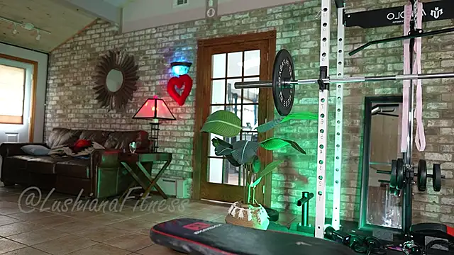 Snapshot of LushianaFitness chatting on 06/26/26, 06:12 LushianaFitness online show from 06/26/26, 06:12