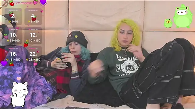 -kisa  online show from 10/16/25, 02:12