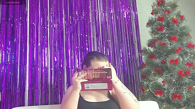 Snapshot of Seductive_She_Wolf chatting on 01/08/25, 04:11 Seductive She Wolf online show from 01/08/25, 04:11