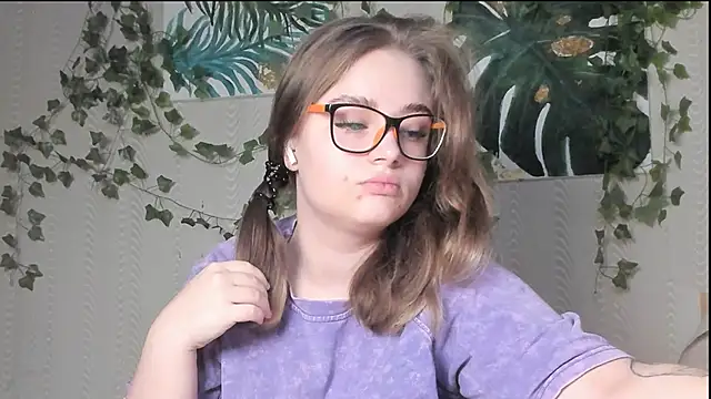 Snapshot of Seductive_She_Wolf chatting on 11/29/25, 03:20 Seductive She Wolf online show from 11/29/25, 03:20