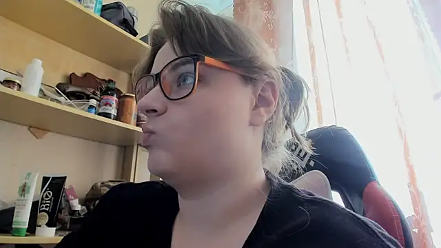 Snapshot of Seductive_She_Wolf chatting on 05/11/26, 02:45 Seductive She Wolf online show from 05/11/26, 02:45