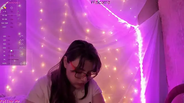 Snapshot of Seductive_She_Wolf chatting on 06/05/26, 04:41 Seductive She Wolf online show from 06/05/26, 04:41