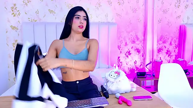 Mia-Monroe online show from 11/16/25, 07:30