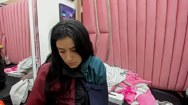 Snapshot of Sarah_Hornny chatting on 02/05/26, 03:33 Sarah Hornny online show from 02/05/26, 03:33