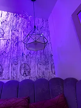 AbyThompson online show from 12/02/25, 04:35