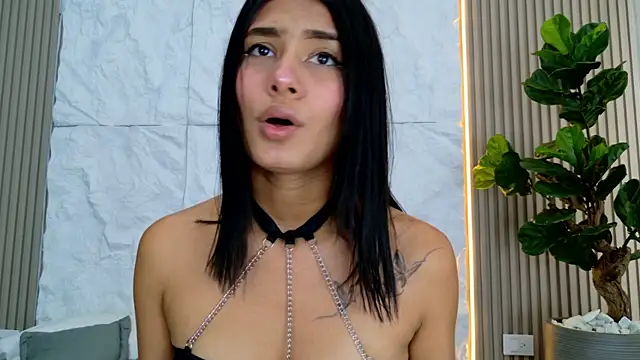 LaurenRodriiguez online show from 06/27/26, 12:44