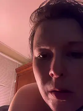 Snapshot of KatieBARBiE98 chatting on 02/18/26, 04:41 KatieBARBiE98 online show from 02/18/26, 04:41