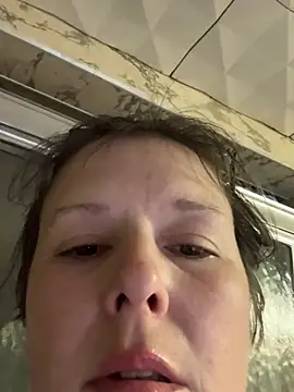 Snapshot of KatieBARBiE98 chatting on 03/22/26, 10:24 KatieBARBiE98 online show from 03/22/26, 10:24