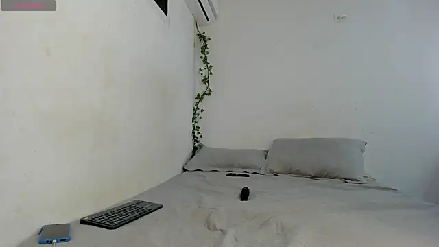 ashley lemus online show from 05/06/26, 02:40