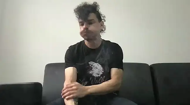 Snapshot of HorrorotikA chatting on 12/02/24, 05:48 HorrorotikA online show from 12/02/24, 05:48