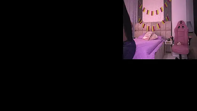 Godess Scarlett77 online show from 06/19/26, 03:11