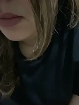 Snapshot of yassminsexy22 chatting on 02/02/26, 01:21 yassminsexy22 online show from 02/02/26, 01:21