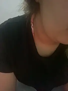 Snapshot of yassminsexy22 chatting on 02/05/26, 07:18 yassminsexy22 online show from 02/05/26, 07:18