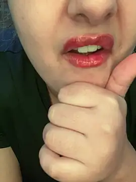 Snapshot of yassminsexy22 chatting on 02/13/26, 09:33 yassminsexy22 online show from 02/13/26, 09:33