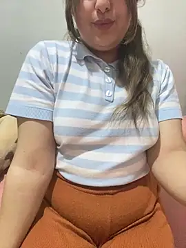 Snapshot of yassminsexy22 chatting on 02/21/26, 07:37 yassminsexy22 online show from 02/21/26, 07:37