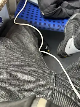 Snapshot of Michaela1222 chatting on 11/03/25, 10:27 Michaela1222 online show from 11/03/25, 10:27