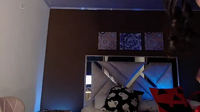 SophiaJoliebm online show from 10/23/25, 04:45