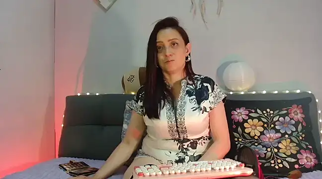 catalinamommyx online show from 02/13/25, 11:15