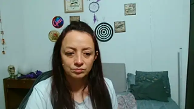 catalinamommyx online show from 06/12/26, 01:59