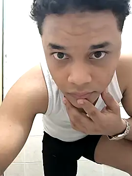 Snapshot of Ferneyv23 chatting on 09/12/25, 02:22 Ferneyv23 online show from 09/12/25, 02:22