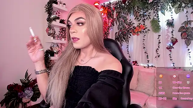 Snapshot of karol_elegance_ chatting on 12/05/25, 01:09 karol elegance online show from 12/05/25, 01:09