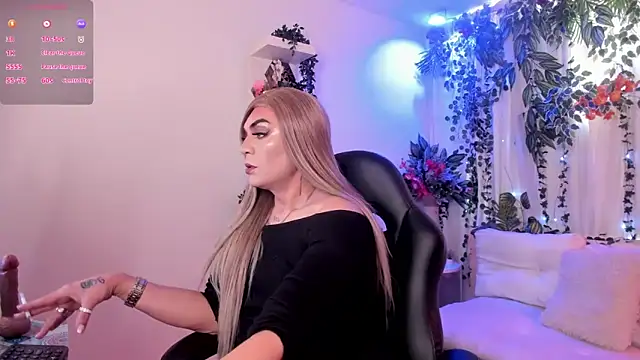 Snapshot of karol_elegance_ chatting on 12/20/25, 12:56 karol elegance online show from 12/20/25, 12:56